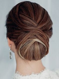 Chignon hair cutting