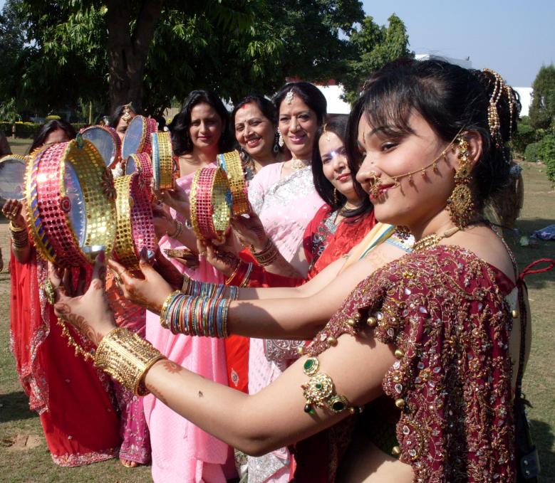 Karva Chauth 2016 Beautiful girls