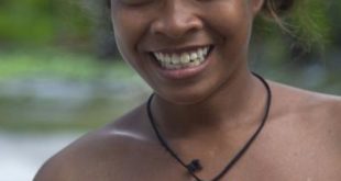 Beautiful girls in Kiribati